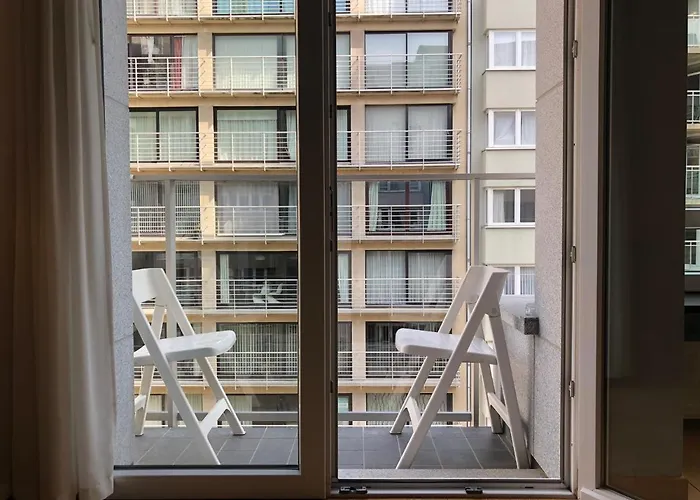 Modern At 2 Steps From Oostende